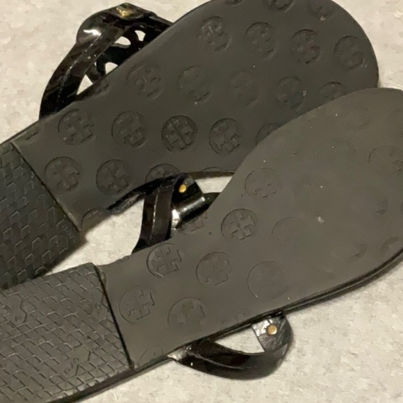 Tory Burch Black Patent Leather Sandal size 10 - Picture 3 of 3